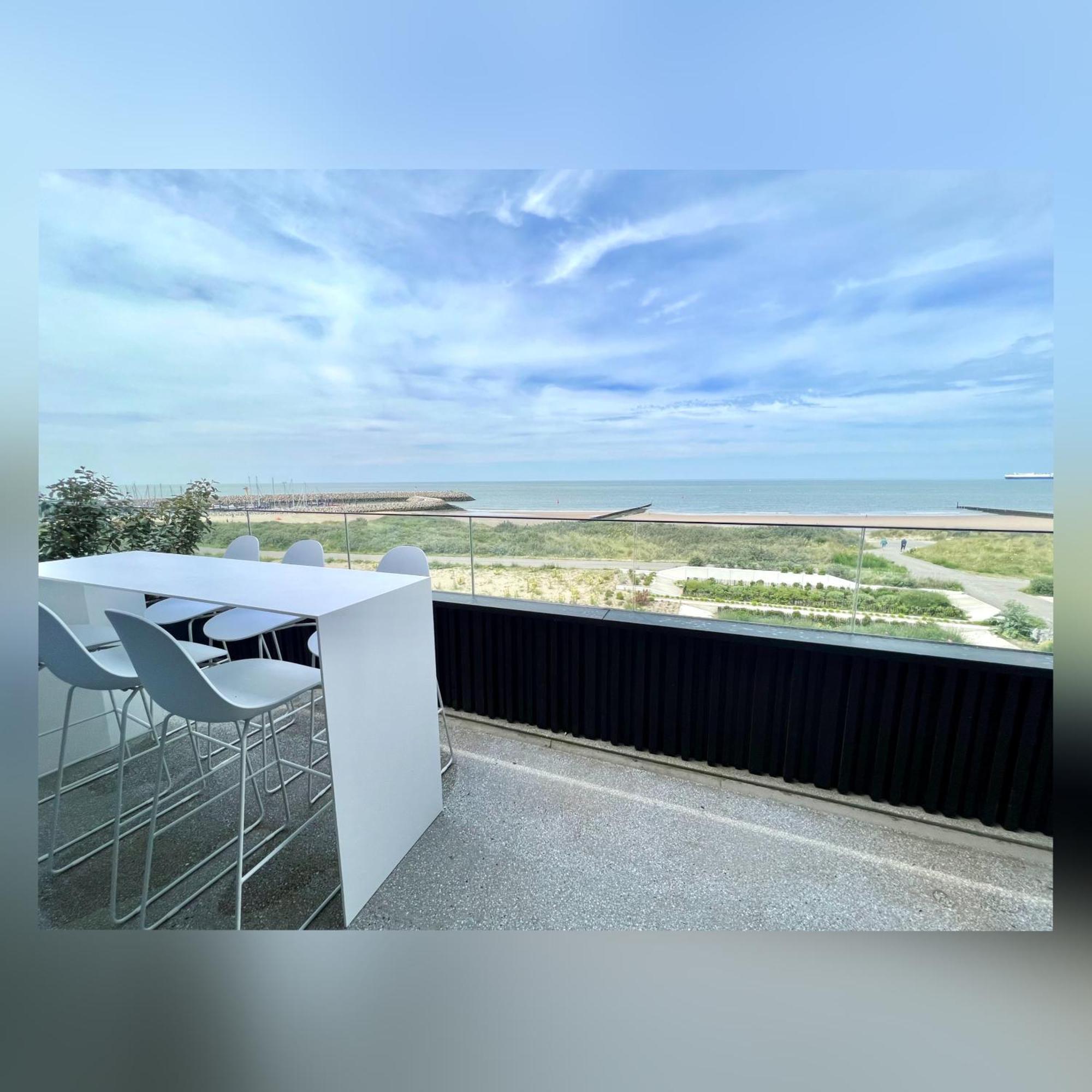 Two-Bedroom Apartment Sea View